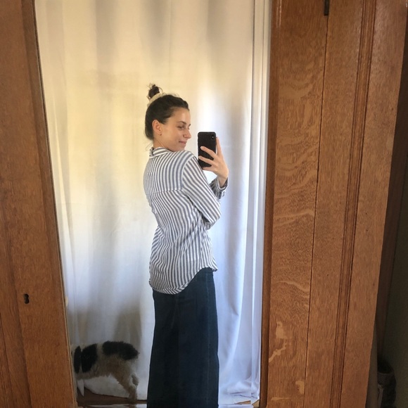 Embroidered 💃 Button Up - Picture 2 of 11